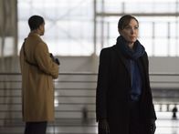 Homeland – Carrie und Saul wollen Präsidentin Elizabeth Keane (Elizabeth Marvel) Beweise liefern, dass sie sich und ihre Politik vor Dar Adal schützen muss. Doch dieser Schuss geht dank Dar Adal nach hinten los ...
