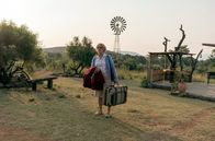 Das Kindermädchen – Kindermädchen Henni (Saskia Vester) reist dieses Mal nach Südafrika auf eine Farm, dessen Besitzer als Opa wider Willen mit der Betreuung seiner beiden Enkel nichts zu tun haben will.
