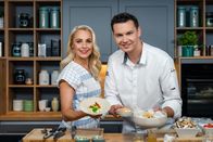 Silvia kocht – Silvia Schneider, Lukas Kienbauer („Rindertatar|confiertes Eigelb| Kartoffelespuma“ und „Puffreis Saibling | Chili-Limetten Mayo“).