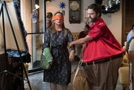 Baskets – Martha (Martha Kelly, l.); Chip Baskets (Zach Galifianakis, r.)