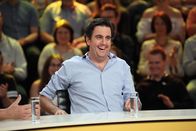 Genial daneben – Was ist die richtige Antwort? Bastian Pastewka rätselt ...