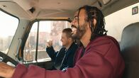 Blindspotting – Miles (Rafael Casal, l.); Collin (Daveed Diggs, r.)
