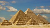 Ancient Apocalypse – Die Pyramiden von Gizeh erzählen noch heute von der Zeit des Alten Reiches, das um 2.200 vor Christus zerfiel. Danach wurden nie wieder so imposante Pyramiden erbaut.