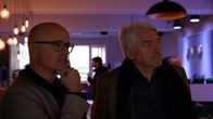 SMS - Schwanke meets Science – Karsten Schwanke und Manfred Broy (rechts) besuchen das Werk 1. Dort erhalten Start Ups Unterstützung beim Sprung in die neue digitale Wirtschaft.