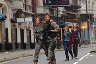 28 Weeks Later – Scarlet (Rose Byrne), Sgt. Doyle (Jeremy Renner), Andy Harris (Mackintosh Muggleton), Tammy (Imogen Poots)Scarlet (Rose Byrne), Sgt. Doyle (Jeremy Renner), Andy Harris (Mackintosh Muggleton), Tammy (Imogen Poots)