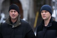 Chicago Fire – Den Schuldigen auf der Spur, l-r: Taylor Kinney als Kelly Severide, Jesse Spencer als Matthew Casey