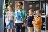 Single Parents – (v.l.n.r.) Sophie Cooper (Marlow Barkley); Rory Banks (Devin Trey Campbell); Amy Fogerty (Ella Allan); Emma Fogerty (Mia Allan)