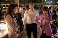 Party Down – (v.l.n.r.) Evie Adler (Jennifer Garner); Henry Pollard (Adam Scott); Kyle Bradway (Ryan Hansen); Lydia Dunfree (Megan Mullally)