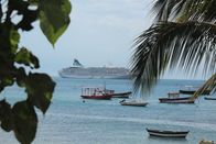Verrückt nach Meer – Die Grand Lady liegt vor Buzios, Brasilien.