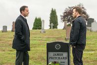 Second Chance – Jimmy (Robert Kazinsky, r.) versucht seinem Sohn Duval (Tim DeKay, l.) zu beweisen, dass er ein besserer Polizist war als sein Sohn glaubt ...