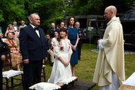 Himmel, Herrgott, Sakrament – Von links: Michael Reiser (Sigi Zimmerschied), Agnesa Owiecka (Viorica Prepelita), Lisa (Anne Schäfer) und Hans Reiser (Stephan Zinner).