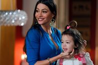 Modern Family – L-R: Gloria Delgado-Pritchett (Sofía Vergara), Lily Tucker-Pritchett (Aubrey Anderson-Emmons)