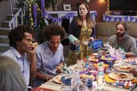 Baskets – (v.l.n.r.) Cody (Garry Clemmons); Logan (Jason Clemmons); Martha (Martha Kelly); Chip Baskets (Zach Galifianakis)