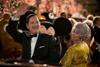 Saving Mr. Banks – SAVING MR. BANKS: Walt Disney (Tom Hanks, links)