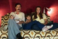 UFOs – v.l. Didier Mathure (Melvil Poupaud), Bastien (Alessandro Mancuso) und Diane Mathure (Capucine Valmary)