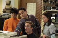 The Goldbergs – v.l.n.r.) Dave Kim (Kenny Ridwan); Barry Goldberg (Troy Gentile); Adam Goldberg (Sean Giambrone); Jackie Geary (Alexis G. Hall)