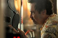 Hawaii Five-0 – moderator Bobby Raines (Dennis Miller) wird während einer Sendung Opfer eines Bombenanschlags. Das Five-O Team beginnt sofort mit den Ermittlungen ...