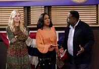 The Neighborhood – (v.l.n.r.) Gemma Johnson (Beth Behrs); Tina Butler (Tichina Arnold); Calvin Butler (Cedric the Entertainer)