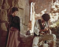 Zwei Compañeros – L-R: Lola (Iris Berben) und El Vasco (Tomás Milián)