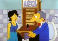 Die Simpsons – Moe (re.) hat sich in die attraktive Betty verliebt.