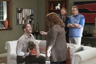 Modern Family – (v.l.n.r.) Bo (James Van Der Beek); Pameron (Dana Powell); Mitchell (Jesse Tyler Ferguson); Cameron (Eric Stonestreet)