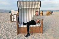 Was kostet... – Sven Kroll am Strand im Strandkorb: Usedom – Insel der Superlative: Keine Insel in Deutschland besitzt einen längeren Strand (45 km).