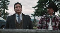 Yellowstone – Thomas Rainwater (Gil Birmingham) und Mo (Mo Brings Plenty)