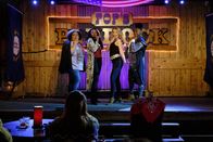 Perfect Harmony – (v.l.n.r.) Karia (Desi Dennis-Dylan); Adams Adams (Tymberlee Hill); Ginny (Anna Camp); Leanne (Shanice Williams)