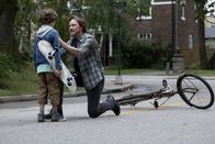 ES: Kapitel 2 – Dean (Luke Roessler, l.); Bill Denbrough (James McAvoy, r.)
