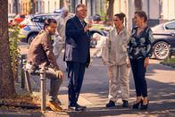 Heldt – Nachdem jemand versucht hat, die Lehrerin Andrea Müller zu überfahren, beginnt das Team der Kripo Bochum umgehend mit der Spurensicherung am Tatort. Von links: Kommissar Heldt (Kai Schumann), Hauptkommissar Grün (Timo Dierkes), Linda Montgomery (Vita Tepel) und Dr. Holle (Angelika Bartsch).
