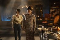Charmed – L-R: Ruby (Bethany Brown) und Mel Vera (Melonie Diaz)