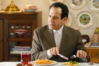Monk – Hat Adrian Monk (Tony Shalhoub) in Marge Johnson, einer älteren Dame aus der Nachbarschaft, eine neue Freundin gefunden?
