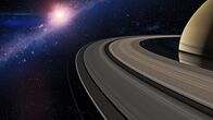Strip the Cosmos - Im Innersten des Universums – Im Ringsystem des Saturn bewegen sich Material und kosmischer Staub sehr viel schneller als interplanetaren Raum.