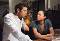 Sturm der Liebe – ARD STURM DER LIEBE FOLGE 1207 Uhr im ERSTEN. Jacob (Andreas Thiele, l.) trifft sich mit Melanie (Sonja Wondra, r.) im "Alten Wirt" um Rosalie zu vergessen.