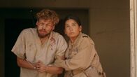 High-Flyers – Gelingt es Leyla Demir (Sinem Kavus), ihren Kameraden Guus Walema (Soy Kroon) aus den Fängen der syrischen Soldaten zu befreien?