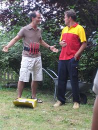 Tramitz and Friends – Die neue Diät von Christoph Maria Herbst (l.) und Christian Tramitz (r.): "Der irakische Bauch-weg-Gürtel"