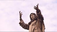 Das geheime Leben der Amish – Savonarola-Statue in Ferrara.
