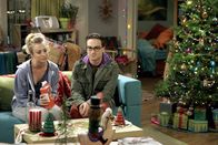 The Big Bang Theory – Kaley Cuoco (Penny), Johnny Galecki (Leonard).