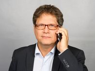 phoenix vor ort – SÜDWESTRUNDFUNK Dr. Klaus Weidmann, Moderator und Redakteur.