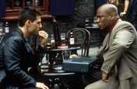 Mission: Impossible – Ethan Hunt (Tom Cruise, l.) will um jeden Preis den Namen des Verräters herausfinden. Glücklicherweise kann er den Ex-Agenten Luther Stickell (Ving Rhames, r.) für dieses schier unmögliche Vorhaben gewinnen ...