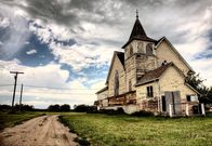 Unheimliche Videos - Wahrheit oder Fake? – Stockfotografie alte verlassene Kirche