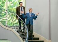 Modern Family – Ty Burrell (Phil Dunphy), Nathan Lane (Pepper Saltzman).