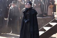 Salem – Noch ahnt Mary (Janet Montgomery) nicht, dass seine mächtige Hexe es auf sie abgesehen hat