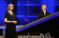 Gefragt - Gejagt – Moderator Alexander Bommes (r.) mit der Kandidatin Anja Gerwin (l.).