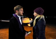 Rote Rosen – ARD ROTE ROSEN FOLGE 1673 Uhr im ERSTEN. Finden Jule (Kim-Sarah Brandts, r.) und Sönke (Bo Hansen, l.) wieder zusammen?