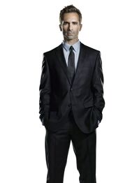 Ringer – (1. Staffel) - FBI-Agent Victor Machado (Nestor Carbonell) macht sich auf die Suche nach der verschwundenen Bridget Kelly ...