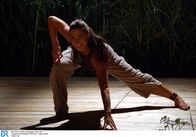 Tele-Gym – Mit den Dance Workouts wird der gesamte Körper von Kopf bis Fuß trainiert. Die acht Folgen haben unterschiedliche Schwierigkeitsstufen und verschiedene tänzerische Stilrichtungen: von der klassischen Dance-Aerobic über sexy Latino bis hin zu erdigen Afro-Kombinationen und hippen Funk-Moves.