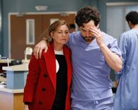 Grey's Anatomy – Dr. Meredith Grey (Ellen Pompeo, l.); Dr. Andrew DeLuca (Giacomo Gianniotti, r.)