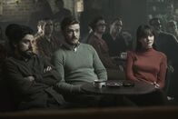 Inside Llewyn Davis – Llewyn Davis (Oscar Isaac, l.), Jim Berkey (Justin Timberlake, M.) und Jean Berkey (Carey Mulligan, r.) als Zuhörer im berühmten Gaslight Café.