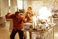 EUReKA - Die geheime Stadt – Was ist nur bei Carter (Colin Ferguson, r.) und Henry (Joe Morton, l.) los?